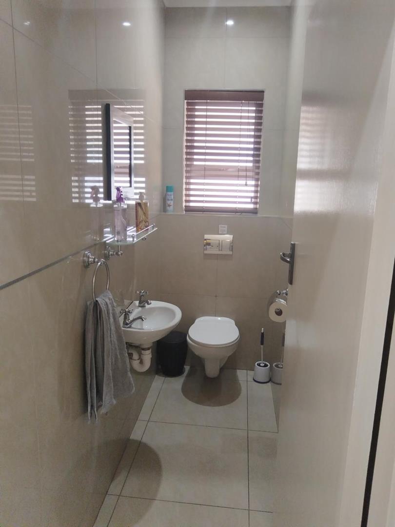 To Let Commercial Property for Rent in Table View Western Cape